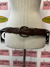 Load image into Gallery viewer, Levi Strauss Woven Leather Belt (Size XL)
