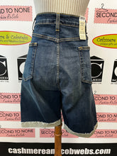 Load image into Gallery viewer, NWT Levi&#39;s Slim Cuffed Shorts (Size 42)
