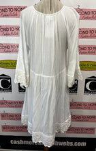 Charger l'image dans la galerie, White Crochet Lace Summer Dress (Size M)
