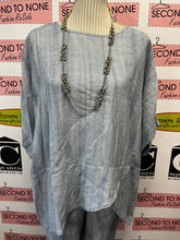 Load image into Gallery viewer, Linen-Blend Relaxed Top (2 Colors)

