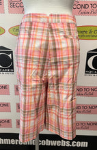 Charger l'image dans la galerie, NWT IZOD Plaid Bermuda Shorts (Size 16)
