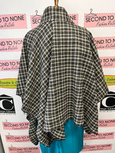 Load image into Gallery viewer, Plaid Poncho (One Size)
