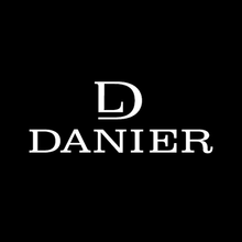 Cargar imagen en el visor de la galería, Danier Red Leather Zipper-Front Jacket (Medium)
