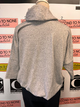 Cargar imagen en el visor de la galería, Cozy Grey Cowl Neck Sweater (Size M)
