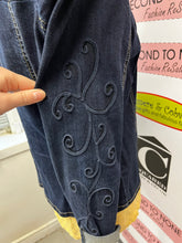 Cargar imagen en el visor de la galería, Spanner Embroidered Arm Denim Jacket (Size 6)
