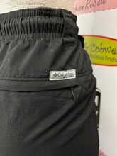 Charger l'image dans la galerie, Columbia PFG Shorts (Size M)
