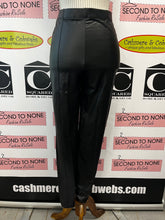Load image into Gallery viewer, Faux Leather Leggings (Size M)
