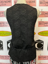 Load image into Gallery viewer, NWT Lace Tank Top (Size M)
