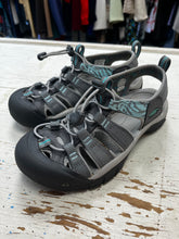 Cargar imagen en el visor de la galería, Keen Waterproof Hiking Sandals (Size 6)
