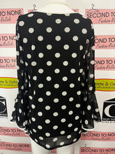 Charger l'image dans la galerie, Frank Lyman B&amp;W Polka Dot Blouse (Size 14)
