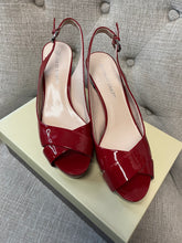 Load image into Gallery viewer, Franco Sarto Heels (Size 10)
