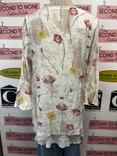 Charger l'image dans la galerie, Soft Floral Layered Tunic (Size S)
