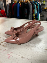 Load image into Gallery viewer, Kenneth Cole Slingback Heels (Size 7.5)
