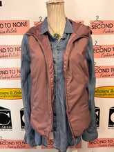 Load image into Gallery viewer, NWT Hyba Lightweight Vest (Size L)
