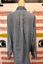 Cargar imagen en el visor de la galería, Velvet Heart Denim Shirt (Size L)
