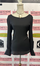 Cargar imagen en el visor de la galería, DKR &amp; Company Sheer Black Long Sleeve (Size M)
