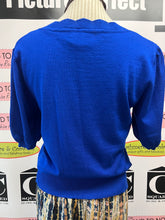 Load image into Gallery viewer, Cable &amp; Gauge Scalloped Neck Knit Top (Size M)
