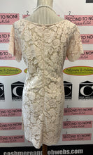 Charger l'image dans la galerie, Vince Camuto Pink Rose Lace Dress (Size 12)
