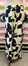 Load image into Gallery viewer, Graphic Black Print Pants
