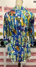 Cargar imagen en el visor de la galería, NWT Colourful Printed Button Up Blouse (Size L)
