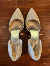 Load image into Gallery viewer, Nine West Gold Sparkly Heels with Box (Size 7.5)

