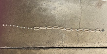 Charger l'image dans la galerie, Peach Pearl &amp; Rhinestone Vintage Choker Necklace
