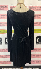 Load image into Gallery viewer, INTL Vintage Black Velour Dress (Size M)

