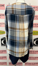 Cargar imagen en el visor de la galería, Blue &amp; Tan Plaid Collarless Button Shirt (Size XL)
