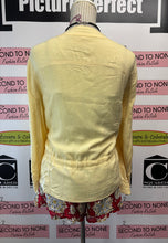Load image into Gallery viewer, French Connection Butter Yellow Lightweight Jacket (Size 6/UK 10)
