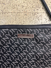 Cargar imagen en el visor de la galería, Jones New York Monogram Clutch Bag
