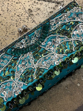 Cargar imagen en el visor de la galería, Green &amp; Silver Y2K Sequin Evening Bag
