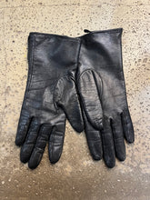 Charger l'image dans la galerie, Le Château Black Leather Gloves (Size XS)

