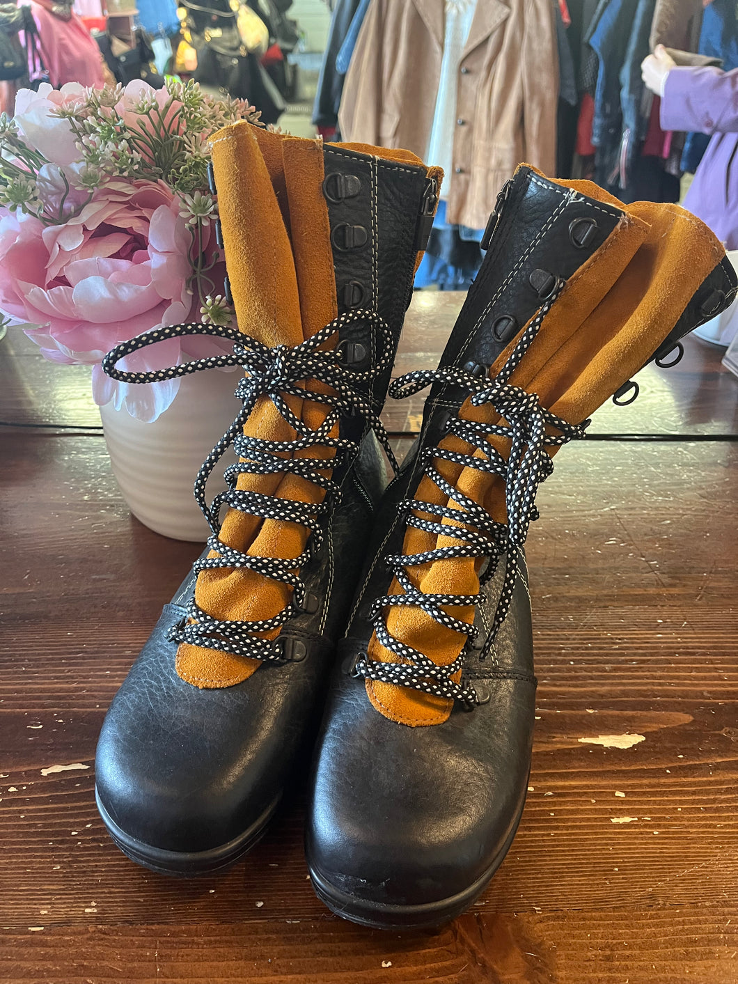 Martino Banff Winter Boots (Size 8)