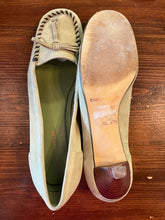 Load image into Gallery viewer, Vintage Enzo Angiolini Kitten Heels (Size 10)
