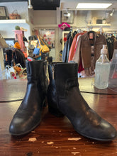 Load image into Gallery viewer, Bandolino Black Booties (Size 6.5)
