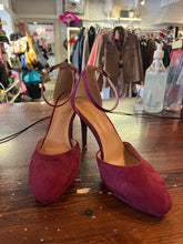 Load image into Gallery viewer, Le Chateau Burgundy High Heels (Size 10)
