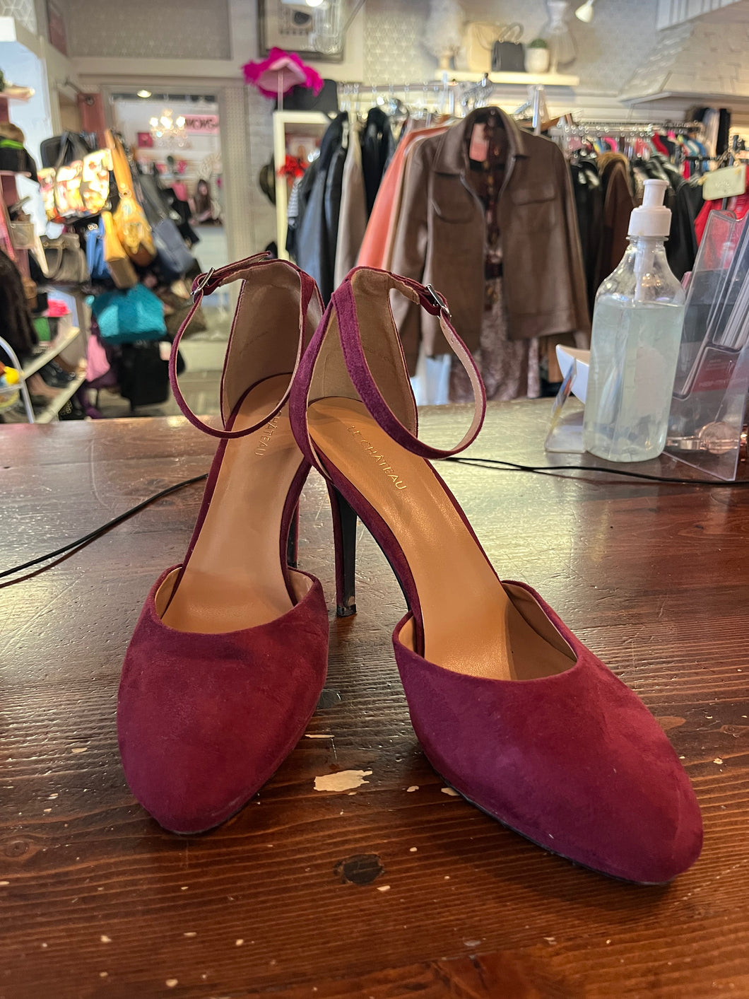 Le Chateau Burgundy High Heels (Size 10)