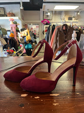 Load image into Gallery viewer, Le Chateau Burgundy High Heels (Size 10)
