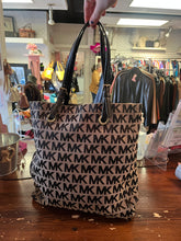 Load image into Gallery viewer, Michael Kors Jet Set Tote Bag
