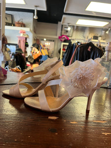 Kate Spade Ivory Flower Heels with Box (Size 7.5)