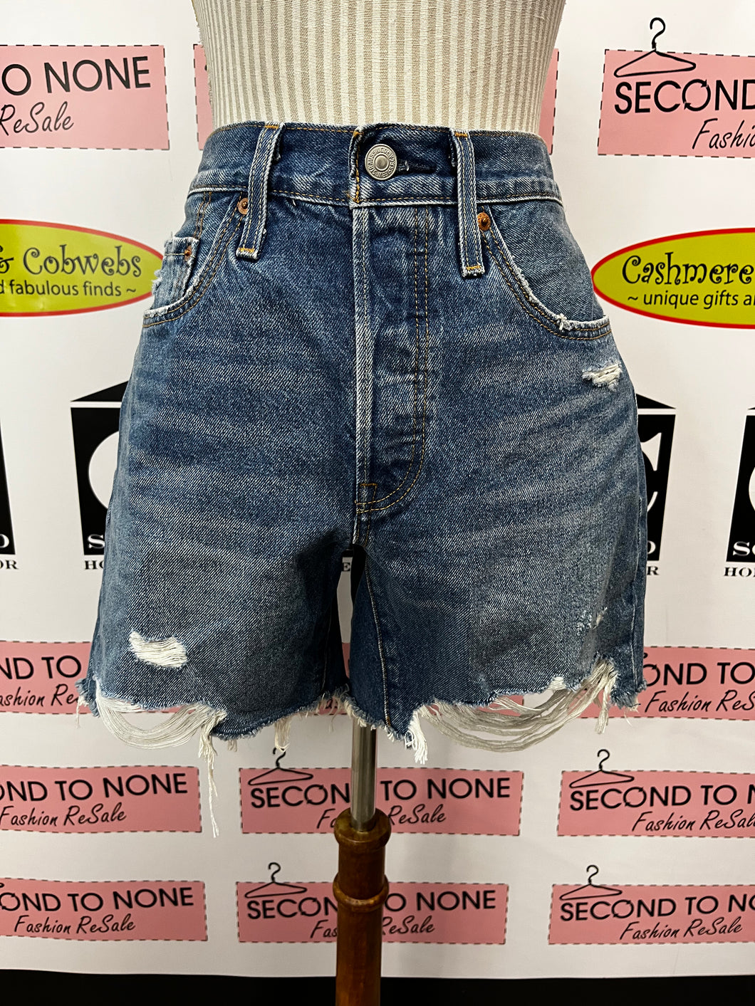 Levi’s 501 Denim Shorts (Size 27W)