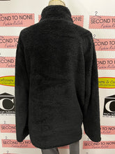 Cargar imagen en el visor de la galería, Mountain Ridge Fuzzy Black Pullover (Size S)
