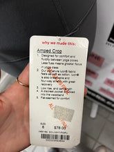 Cargar imagen en el visor de la galería, NWT Lululemon Amped Crop Grey Legging (Size 8)
