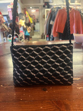 Charger l'image dans la galerie, Vintage Beaded Shoulder Bag
