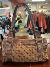 Charger l'image dans la galerie, Vintage Monogram and Snakeskin Guess Purse
