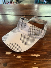 Charger l'image dans la galerie, Nike Golf White Spotted Visor
