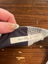 Charger l'image dans la galerie, Nike Golf White Spotted Visor
