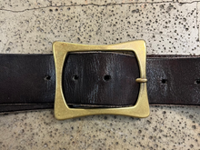 Cargar imagen en el visor de la galería, Vintage Brown Leather Brass Buckle Belt (35” Long)

