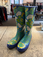 Charger l'image dans la galerie, Sperry Blue &amp; Green Printed Rain Boots (Size 8)
