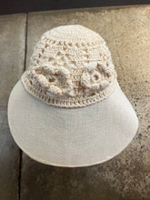 Cargar imagen en el visor de la galería, Crochet Wide Brim Sun Hat
